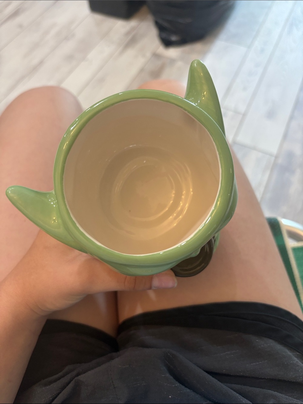 Green Baby Yoda Ceramic Mug - Picture 2 of 3